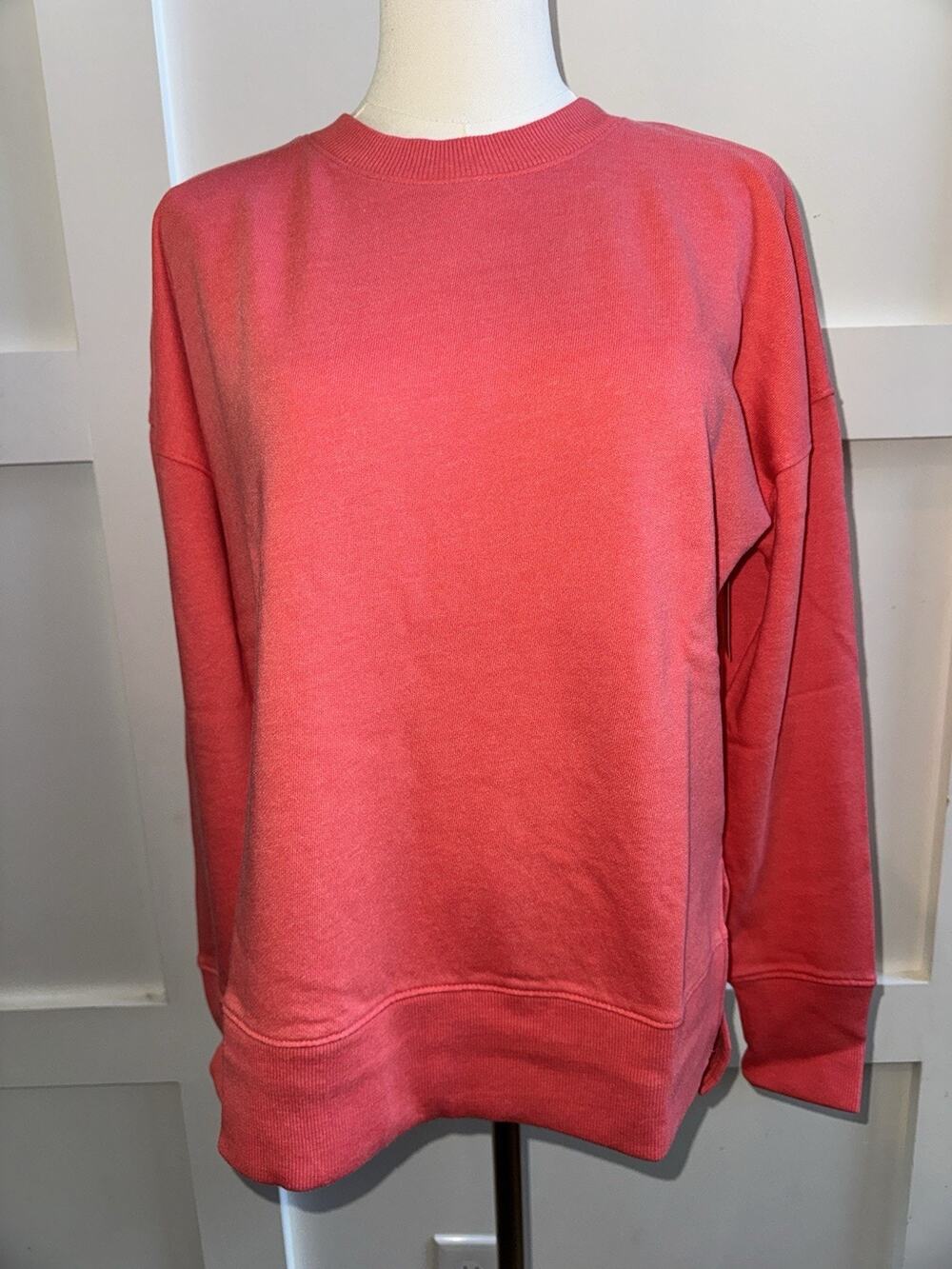 Time and Tru Women’s XS Coral Silk Relaxed Fit Crewneck Sweatshirt NWT